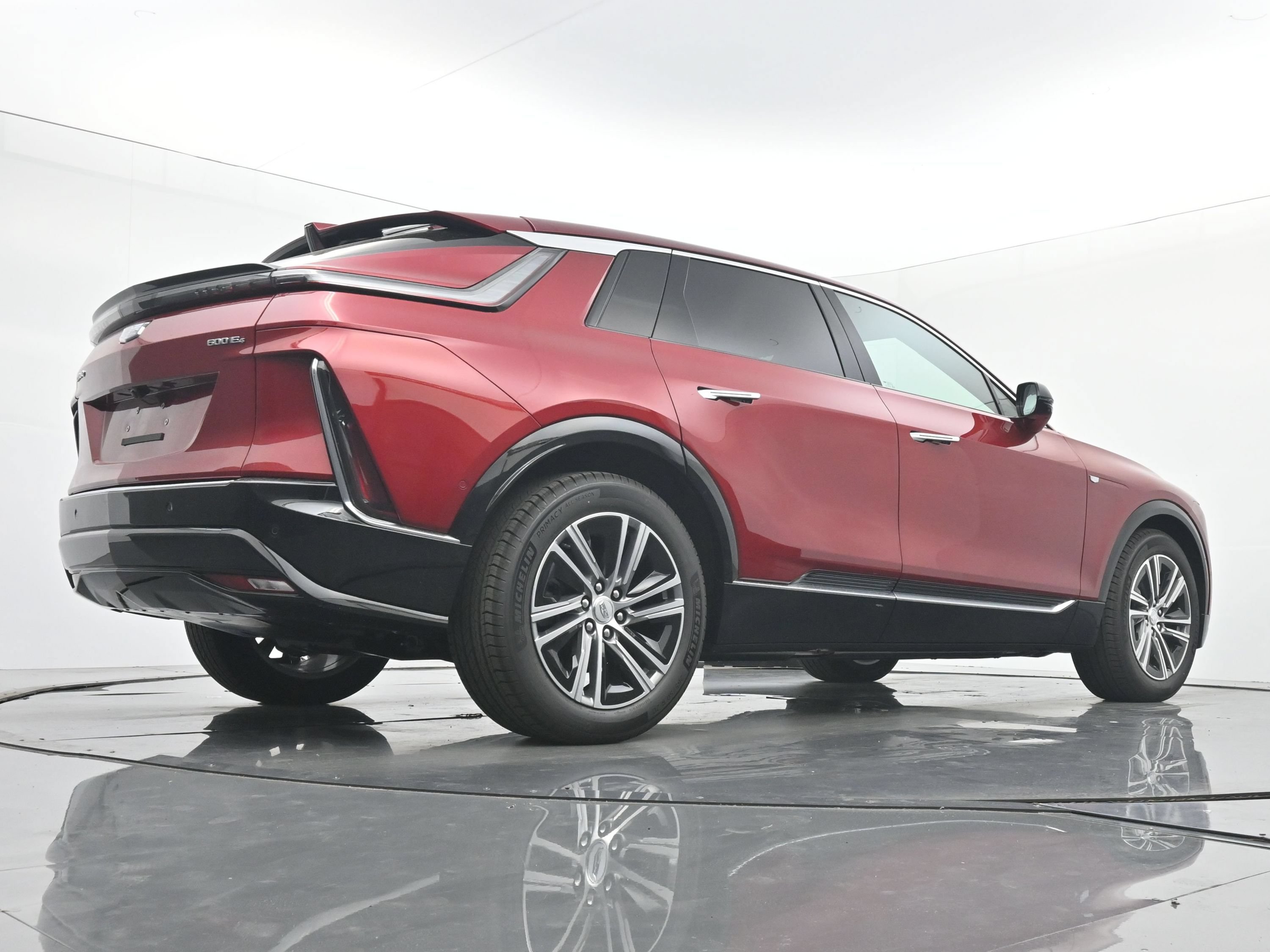 New 2026 Cadillac Lyriq Luxury w/ LPO, Floor Liner Package AWD/4WD image 19