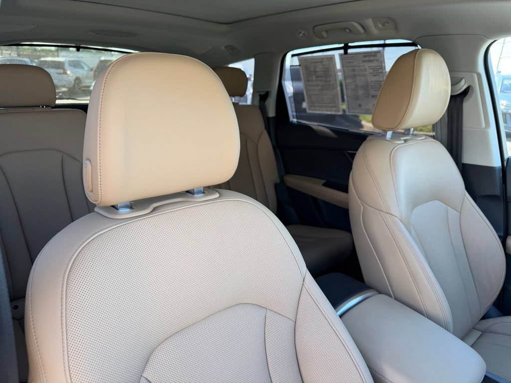 Certified 2025 Audi Q7 3.0T Prestige AWD/4WD image 17