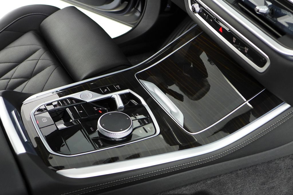 Used 2024 BMW X5 sDrive40i w/ Parking Assistance Package RWD image 15