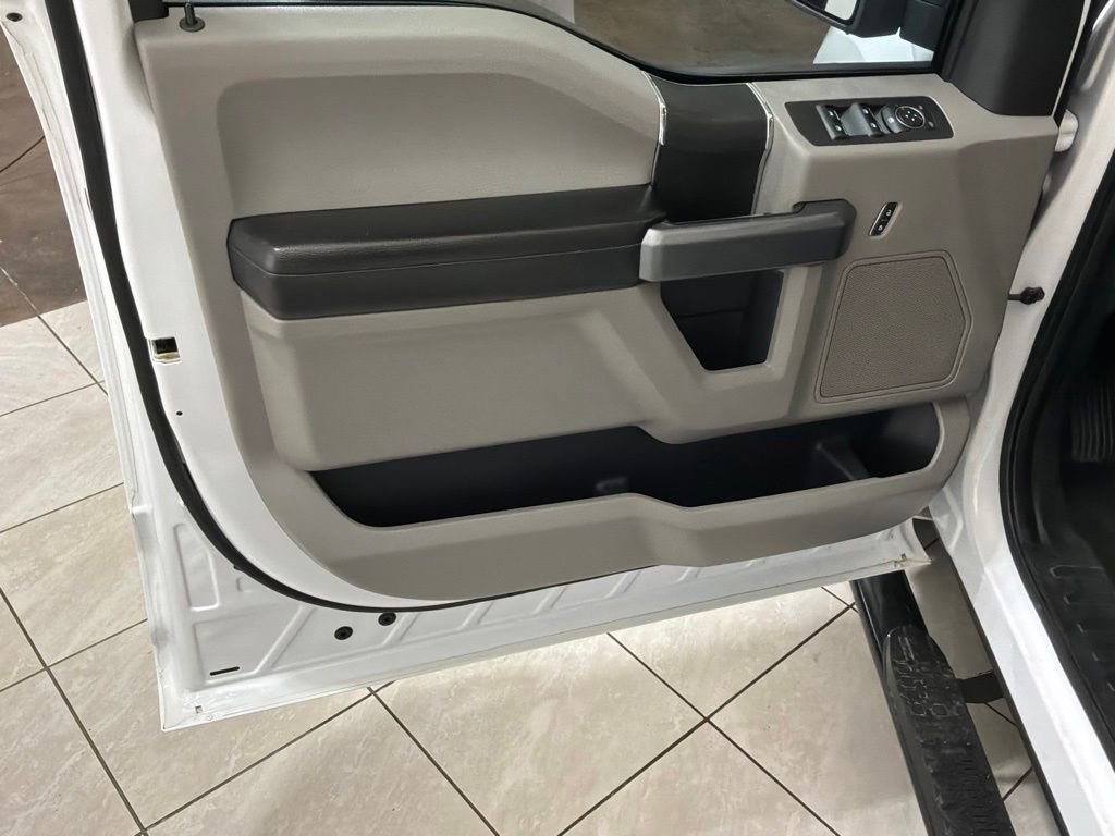 Used 2017 Ford F150 XLT AWD/4WD image 4
