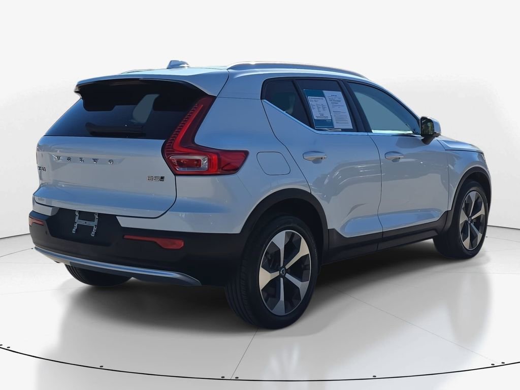 Used 2023 Volvo XC40 B5 Plus w/ Driver Assist Package image 5