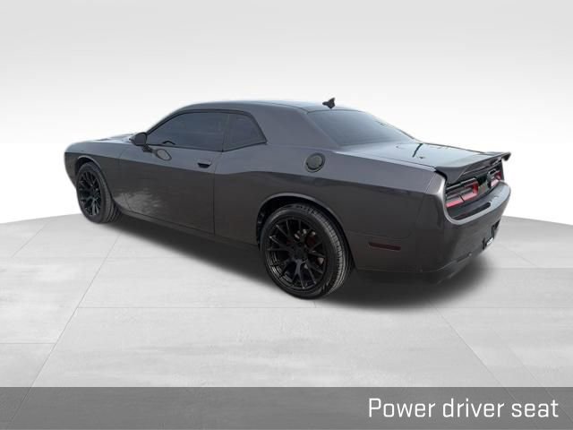Used 2017 Dodge Challenger SXT image 12
