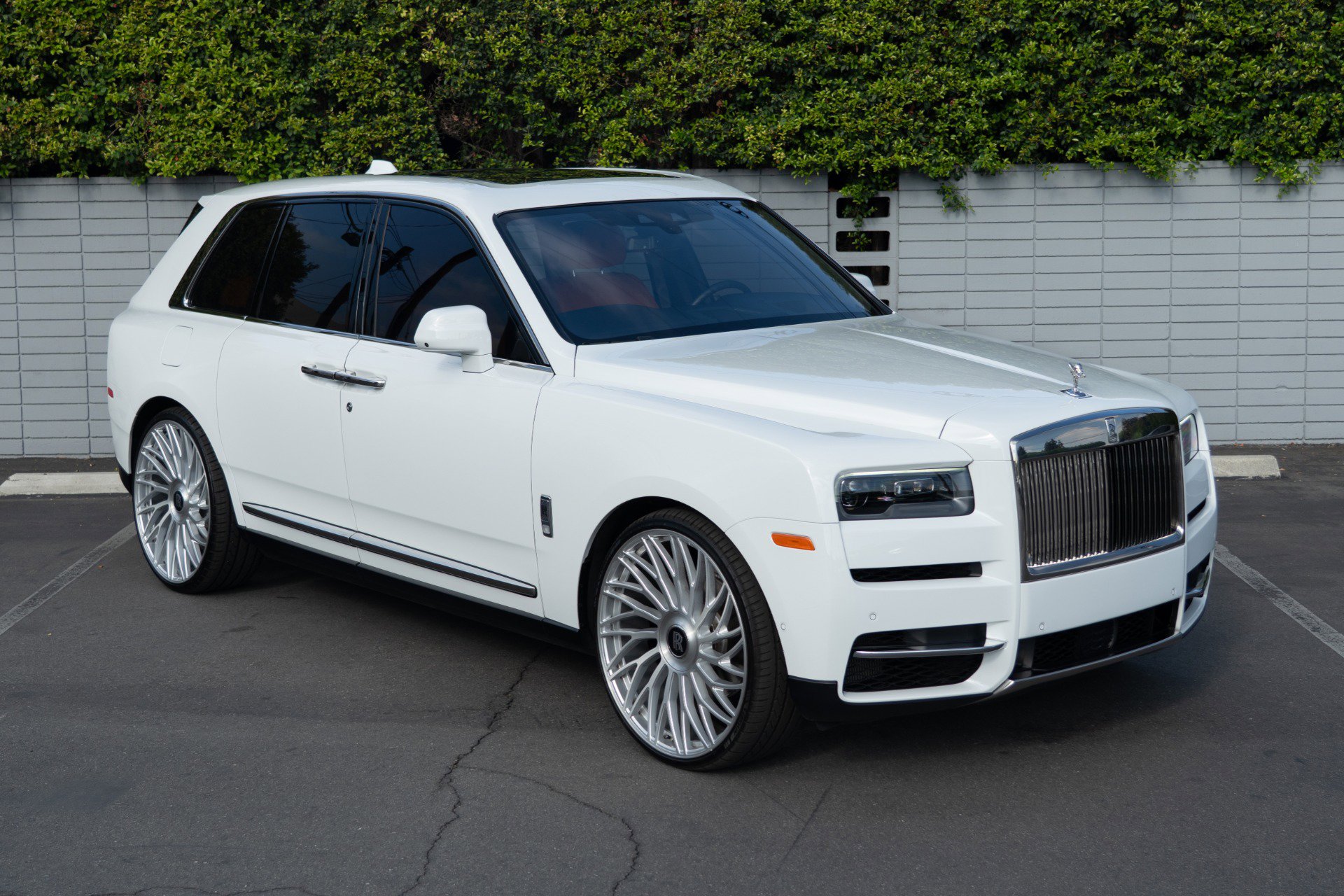 Used 2022 Rolls-Royce Cullinan image 12