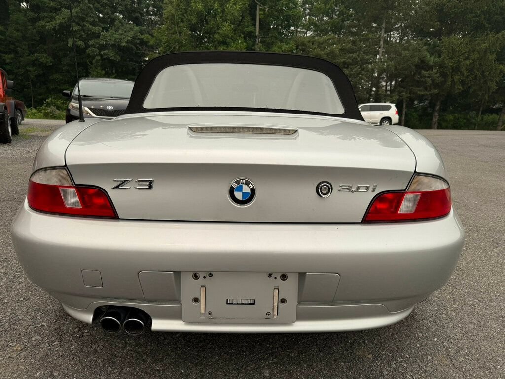 Used 2001 BMW Z3 3.0i RWD image 4