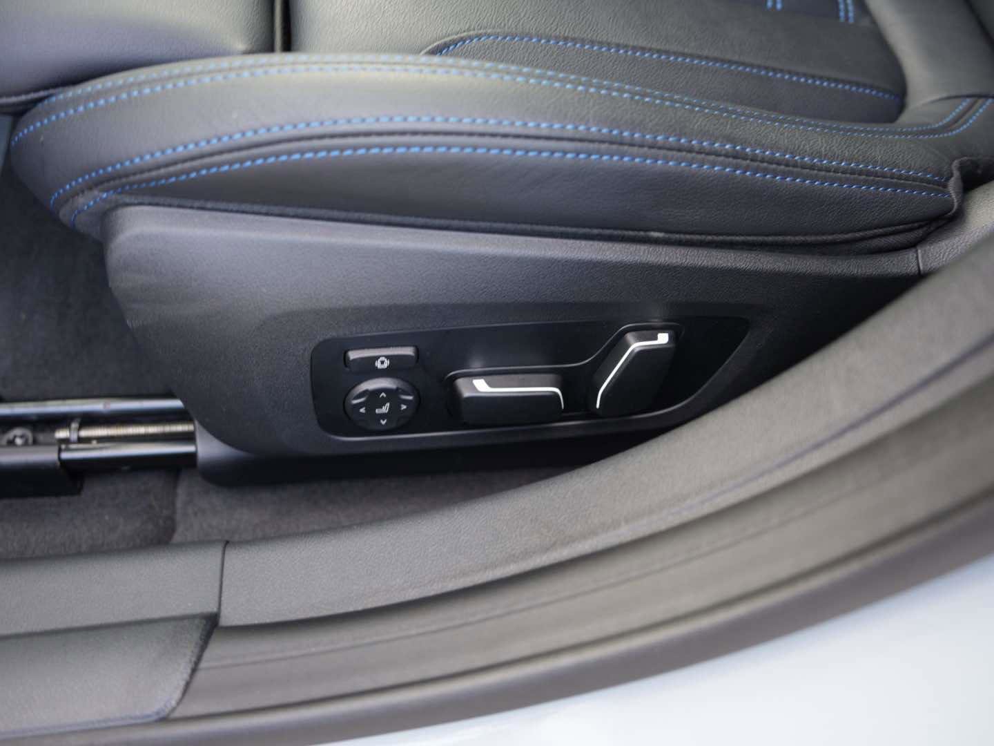 Certified 2025 BMW i4 xDrive40i image 20