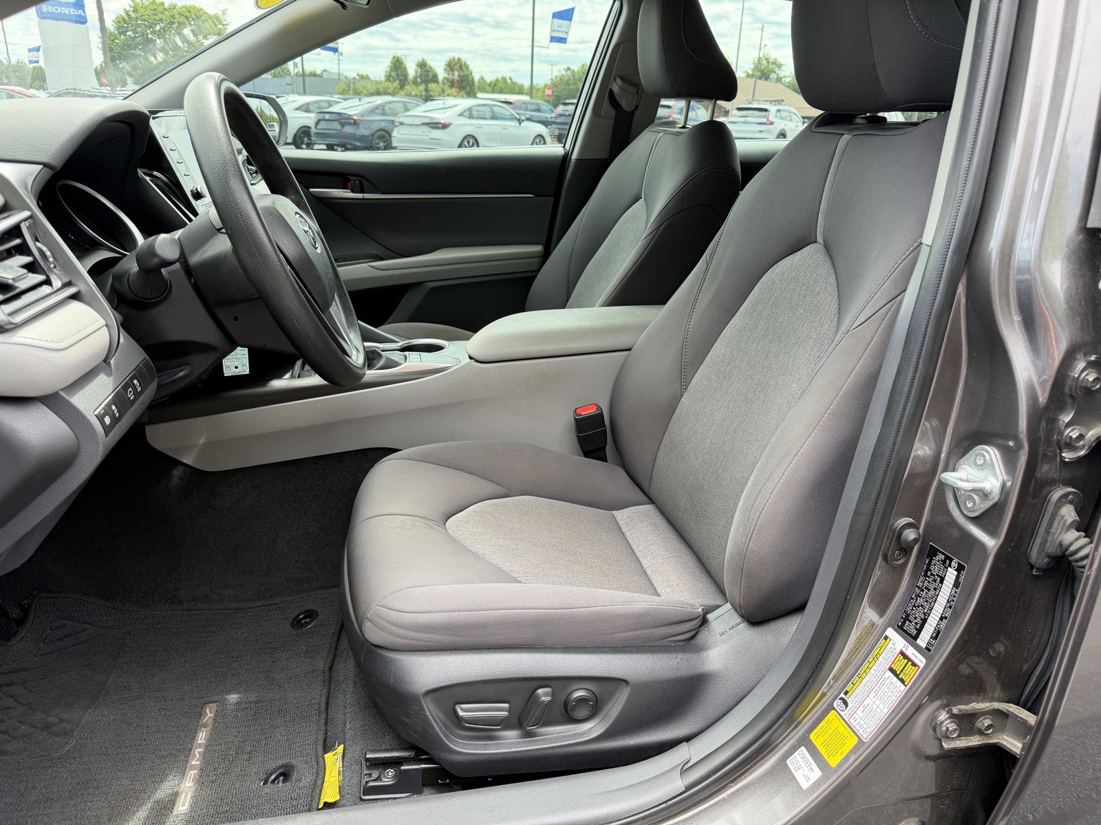 Used 2023 Toyota Camry LE FWD image 15