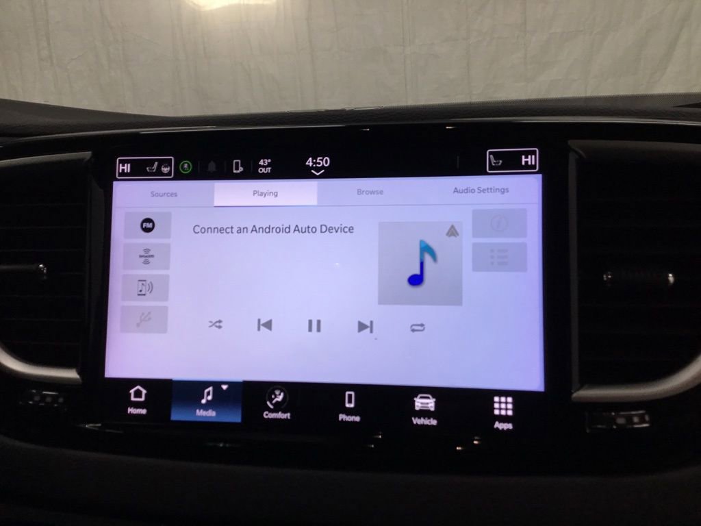 Used 2023 Chrysler Pacifica Touring-L image 26