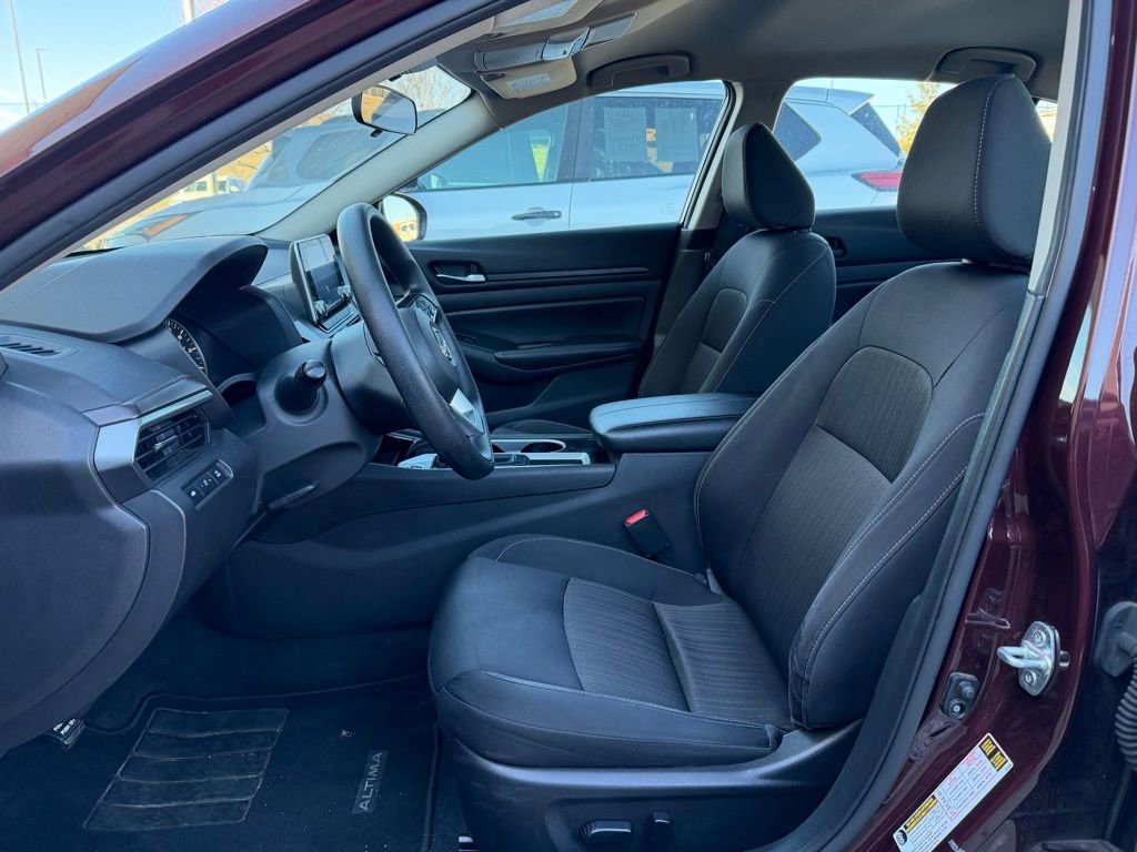 Used 2024 Nissan Altima 2.5 SV image 16