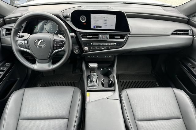 Used 2025 Lexus ES 300h w/ Premium Package FWD image 16