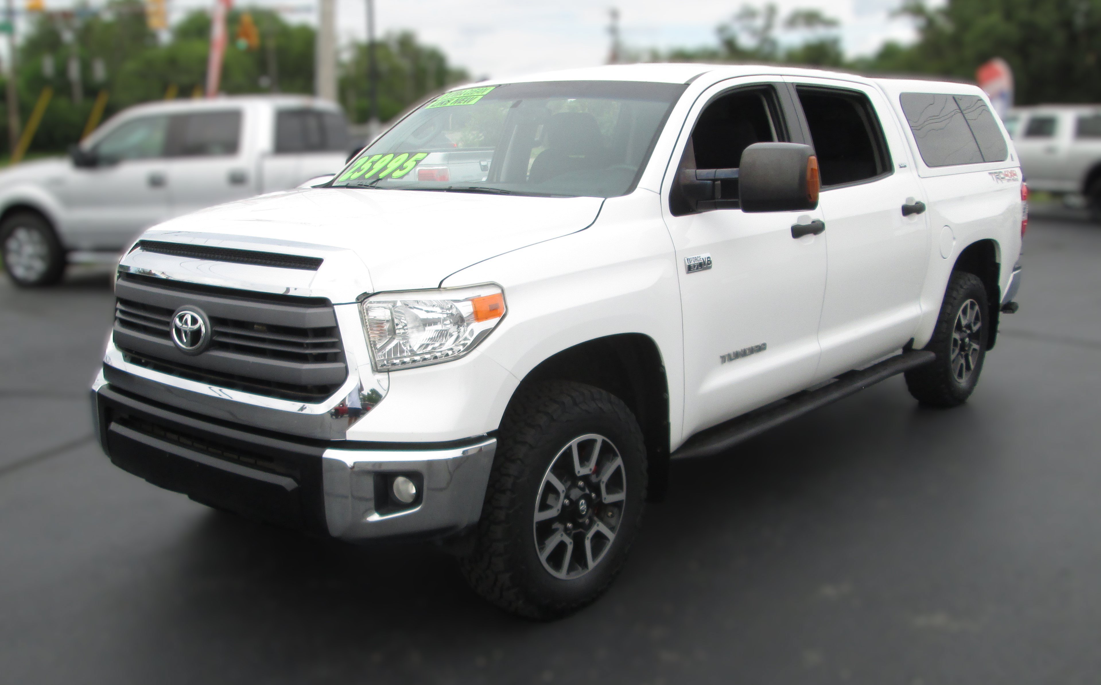 Used 2015 Toyota Tundra SR5 w/ TRD Off Road Package AWD/4WD image 2