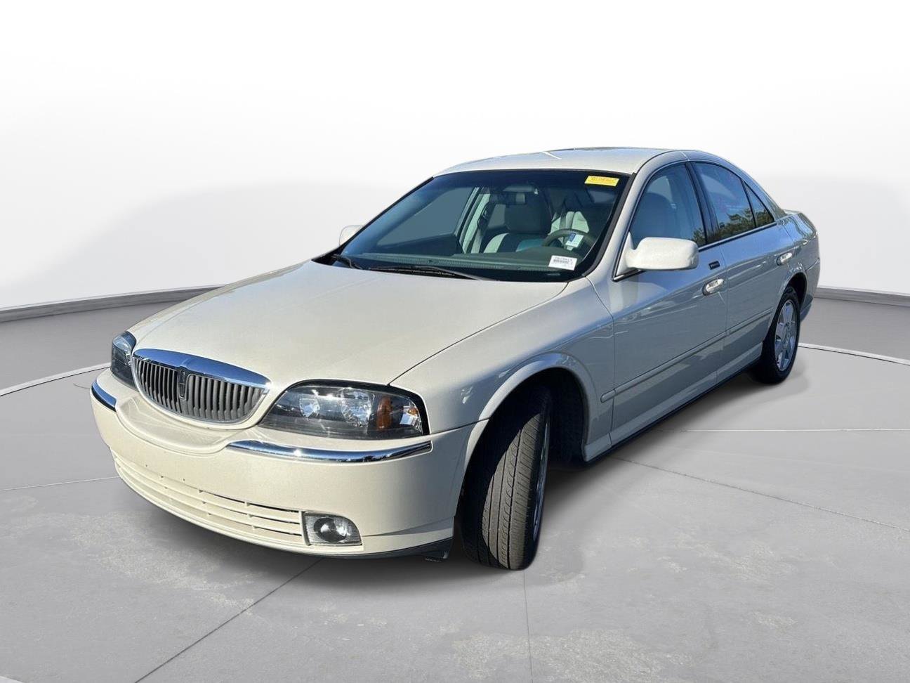Used 2005 Lincoln LS image 2
