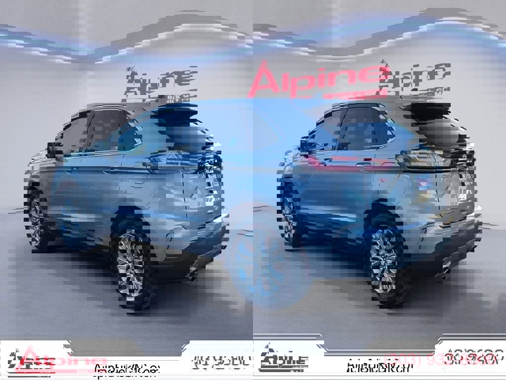 Used 2024 Ford Edge Titanium image 3
