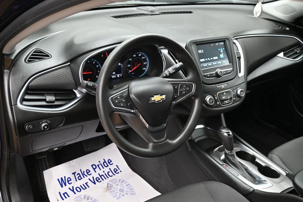 Used 2018 Chevrolet Malibu LT image 18