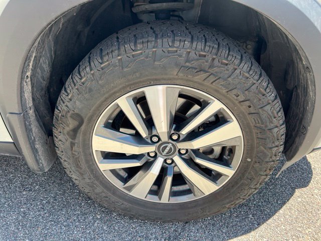 Used 2024 Nissan Pathfinder SL AWD/4WD image 15
