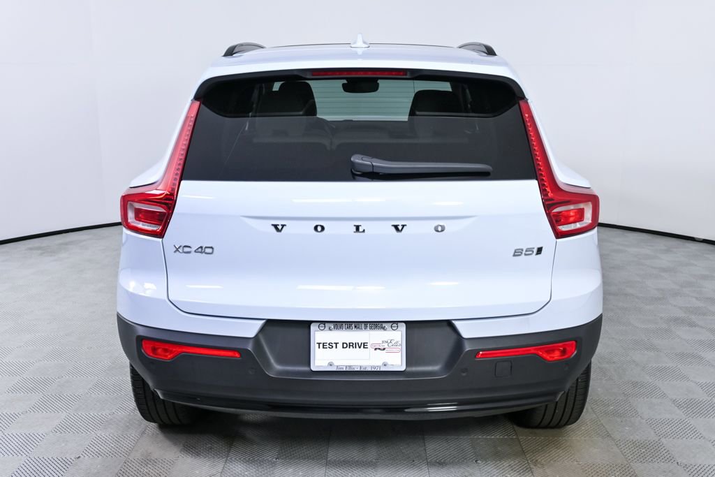 Certified 2024 Volvo XC40 B5 Plus w/ Protection Package Premier image 31