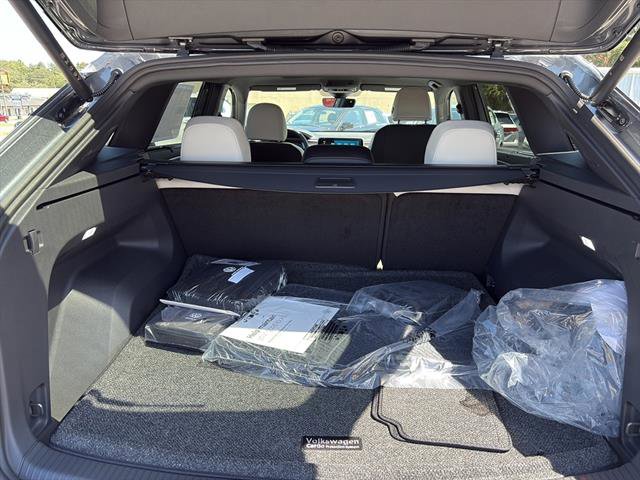 New 2025 Volkswagen Atlas Cross Sport SEL Premium R-Line image 12