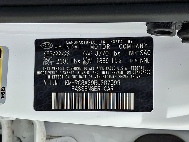 Used 2024 Hyundai Venue Limited FWD image 29