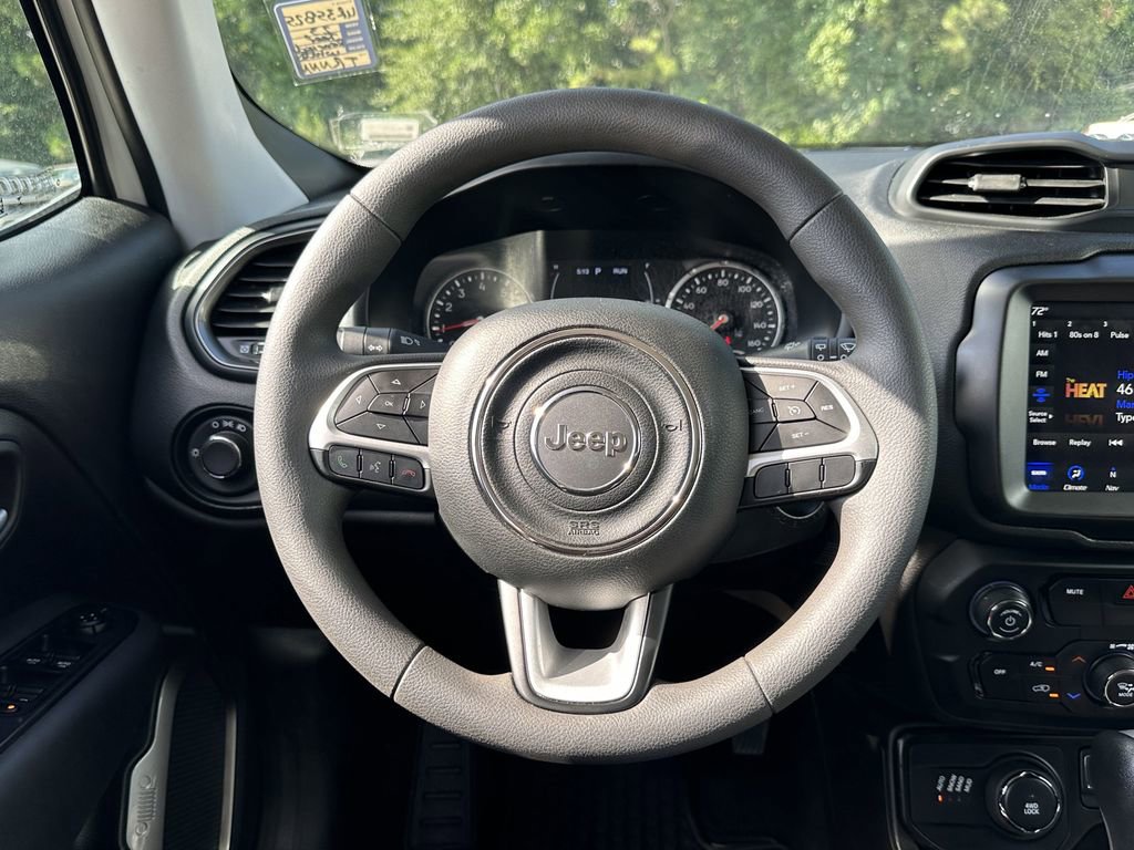 Used 2023 Jeep Renegade Latitude image 24