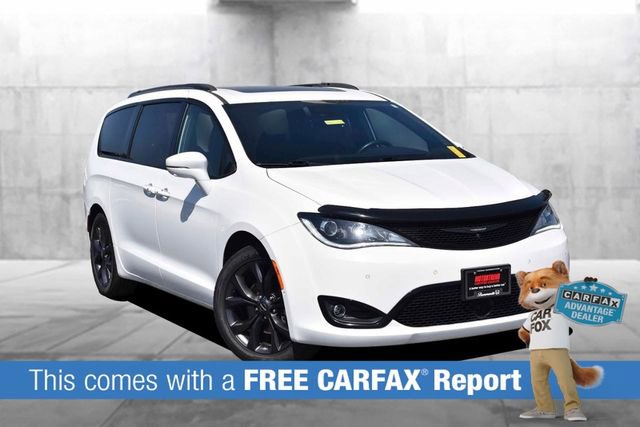 Used 2018 Chrysler Pacifica Limited w/ Advanced Safetytec Group FWD image 2