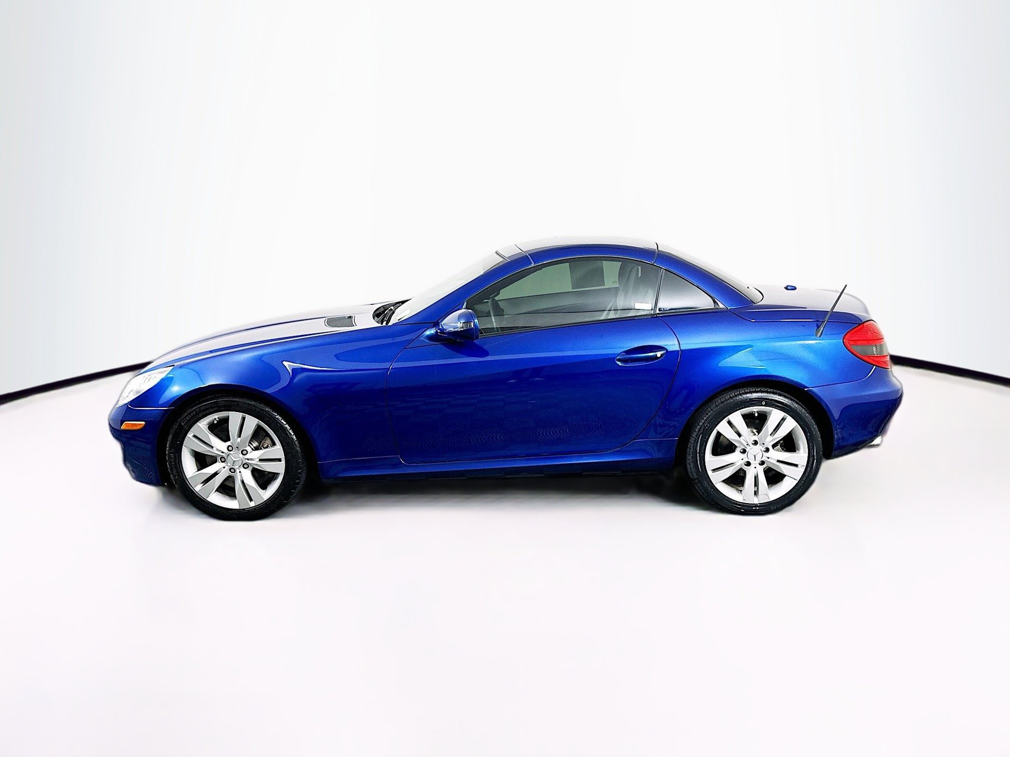 Used 2009 Mercedes-Benz SLK 350 image 4