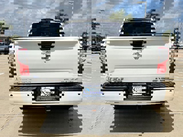 Used 2018 Nissan Titan SV w/ SV Convenience Package image 5