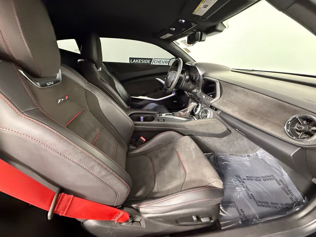 Used 2019 Chevrolet Camaro ZL1 RWD image 17