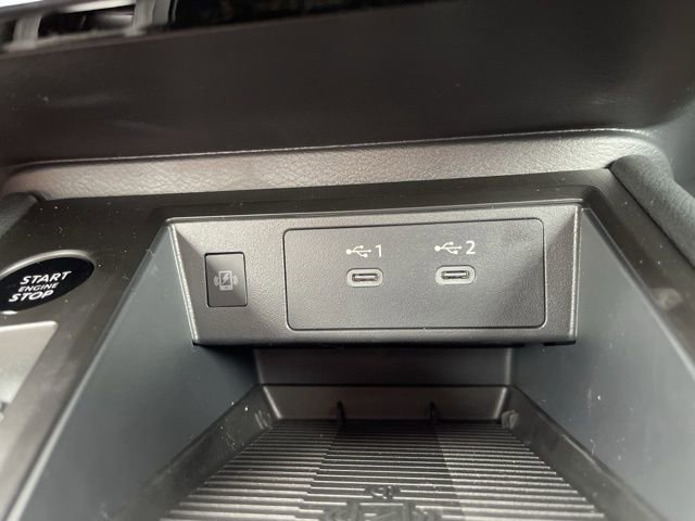 New 2025 Nissan Kicks SR image 23