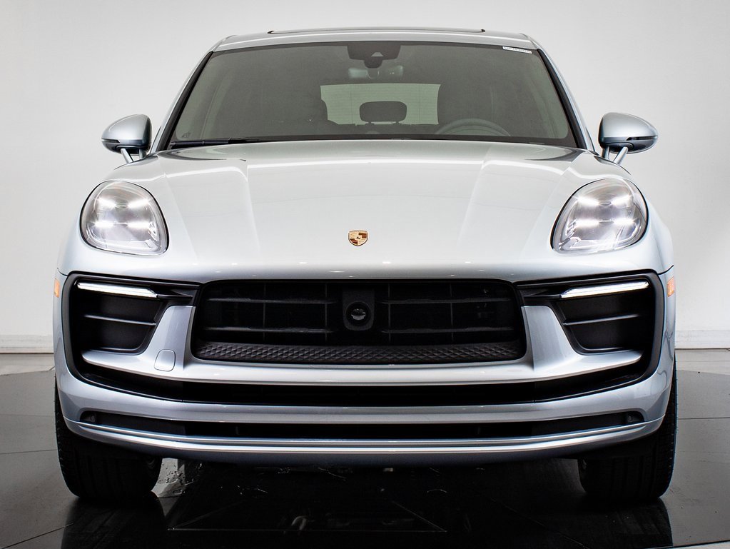 Used 2025 Porsche Macan image 11