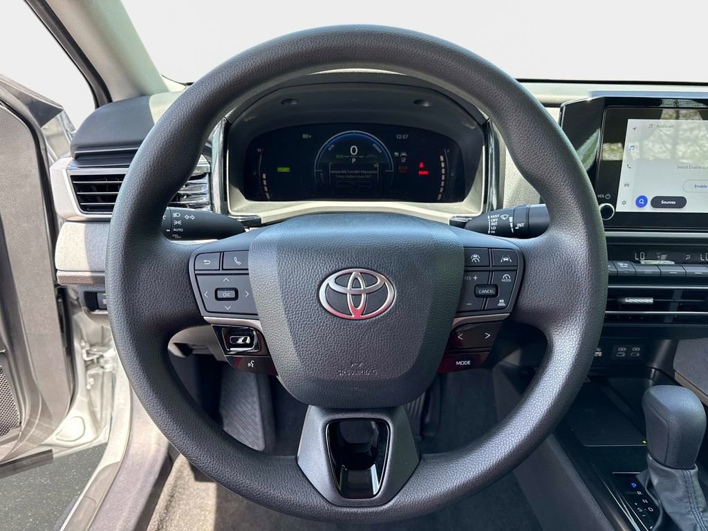 Used 2025 Toyota Camry LE image 25