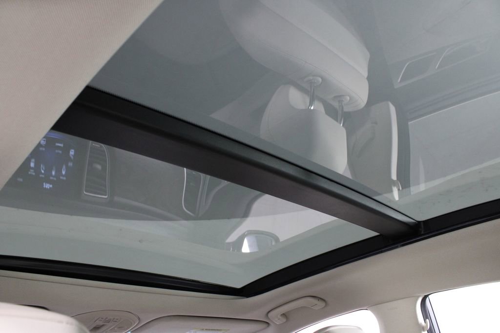 Used 2016 Hyundai Genesis 3.8 w/ Option Group 02 image 21