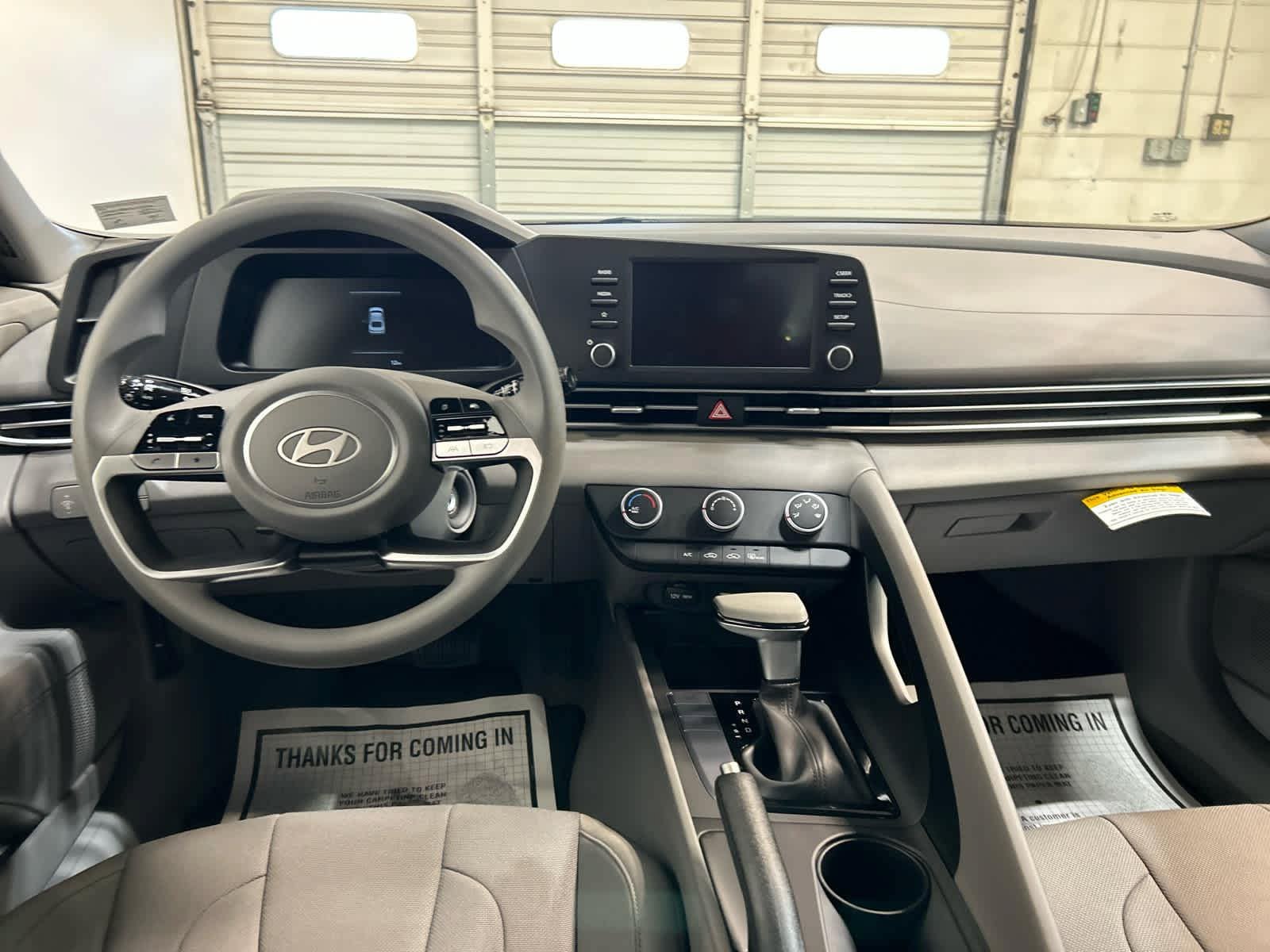 New 2026 Hyundai Elantra SE FWD image 4
