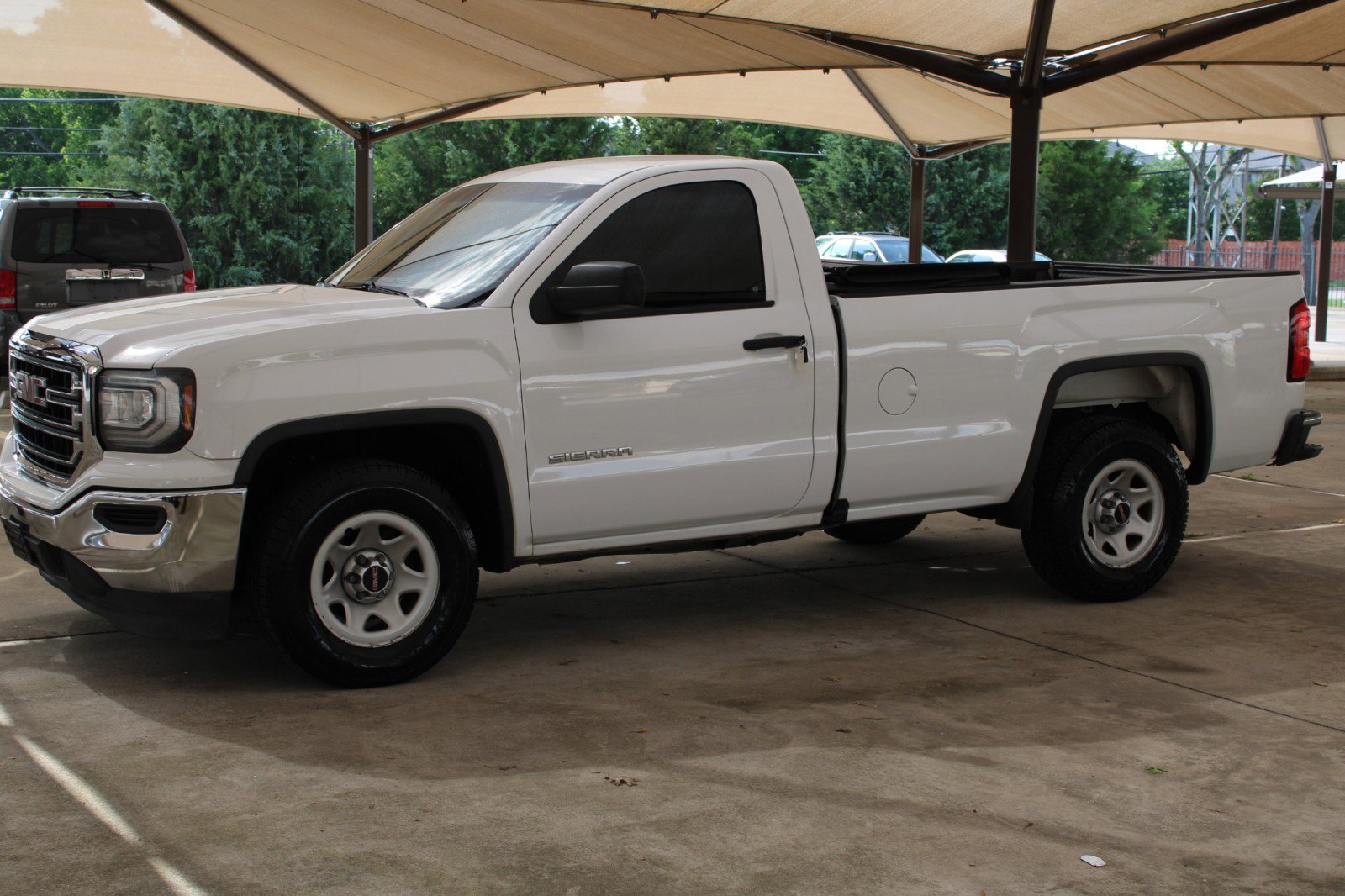 Used 2018 GMC Sierra 1500 2WD Regular Cab image 4