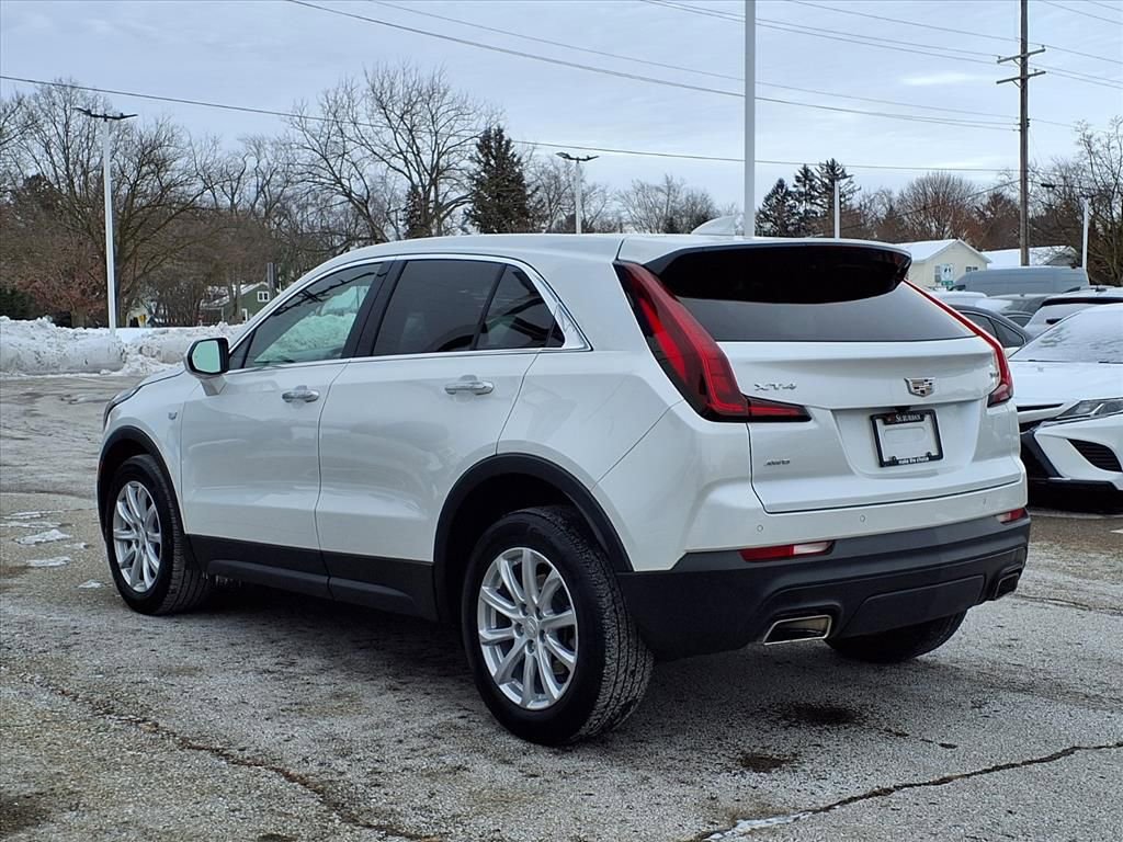 Used 2023 Cadillac XT4 Luxury w/ Cold Weather Package image 7