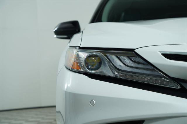 Used 2018 Toyota Camry XSE FWD image 16