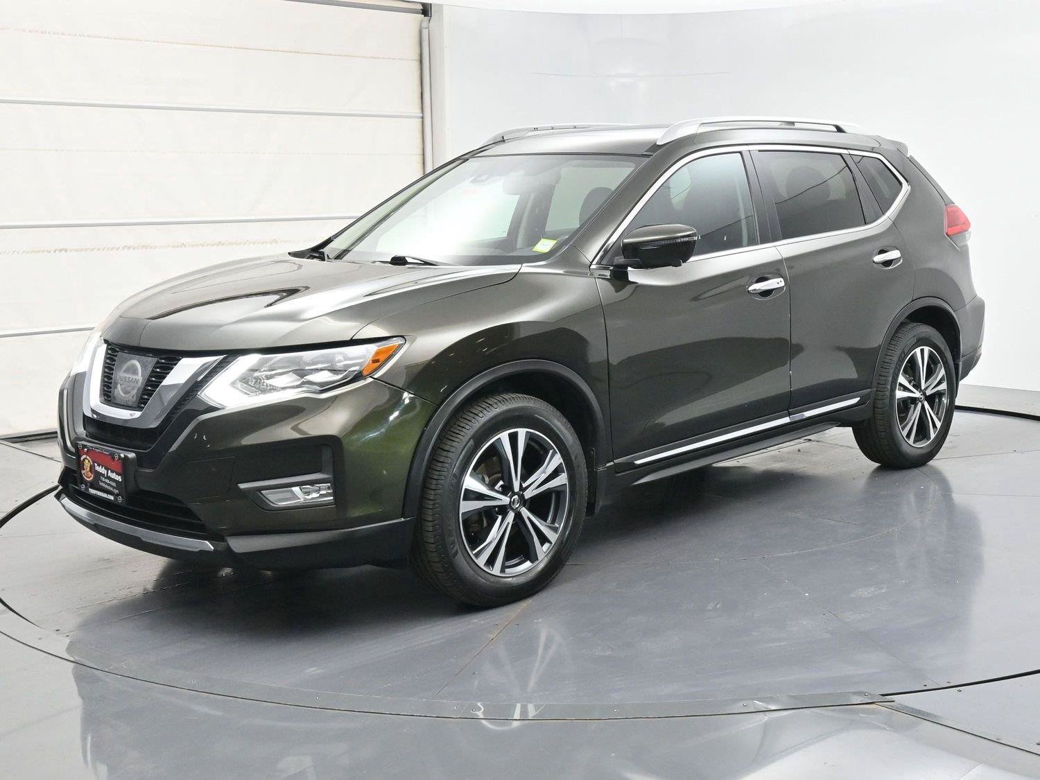 Used 2017 Nissan Rogue SL w/ SL Premium Package