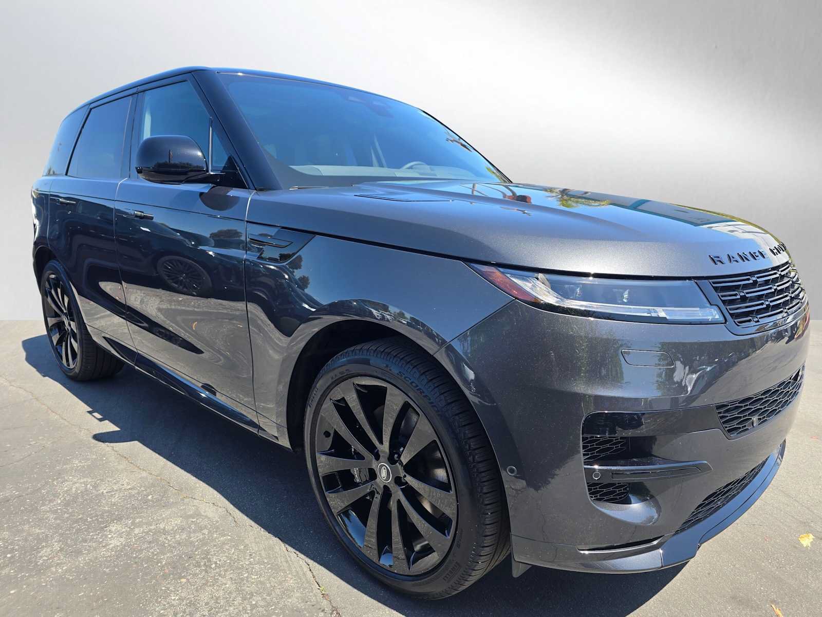 New 2025 Land Rover Range Rover Sport Dynamic SE AWD/4WD image 7