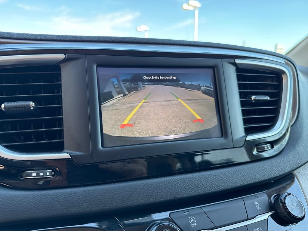 Used 2023 Chrysler Voyager LX FWD image 20