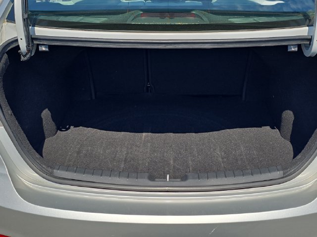 Used 2018 Hyundai Elantra SEL FWD image 12