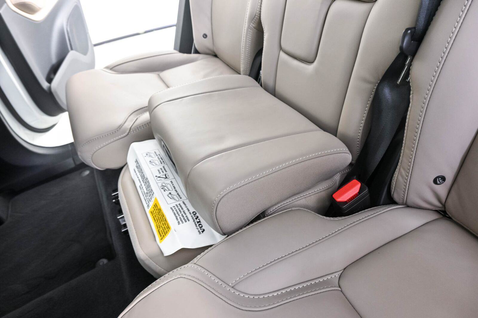 Certified 2026 Volvo XC90 B6 Ultra AWD/4WD image 22