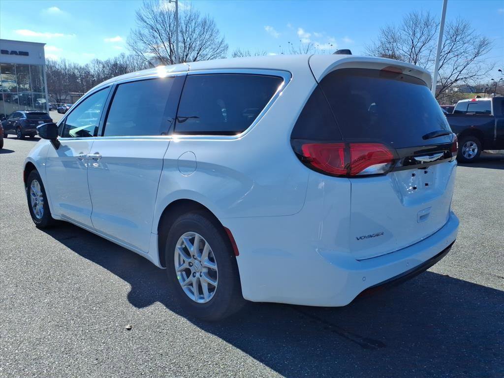 New 2026 Chrysler Voyager LX FWD image 7