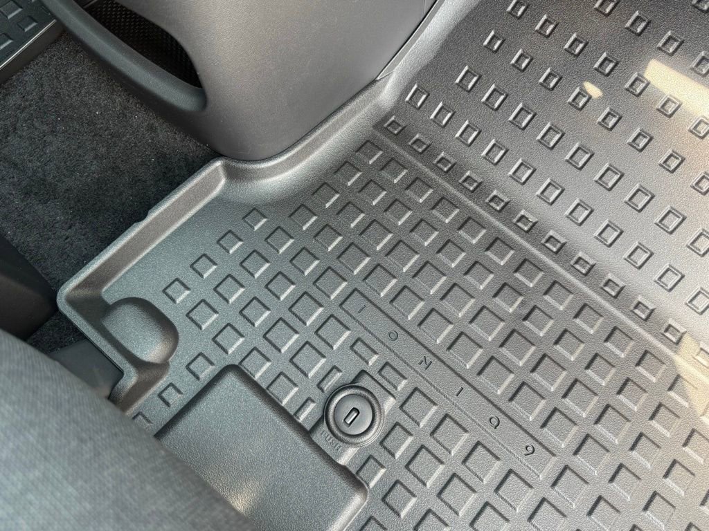 New 2026 Hyundai Ioniq 9 SE image 15