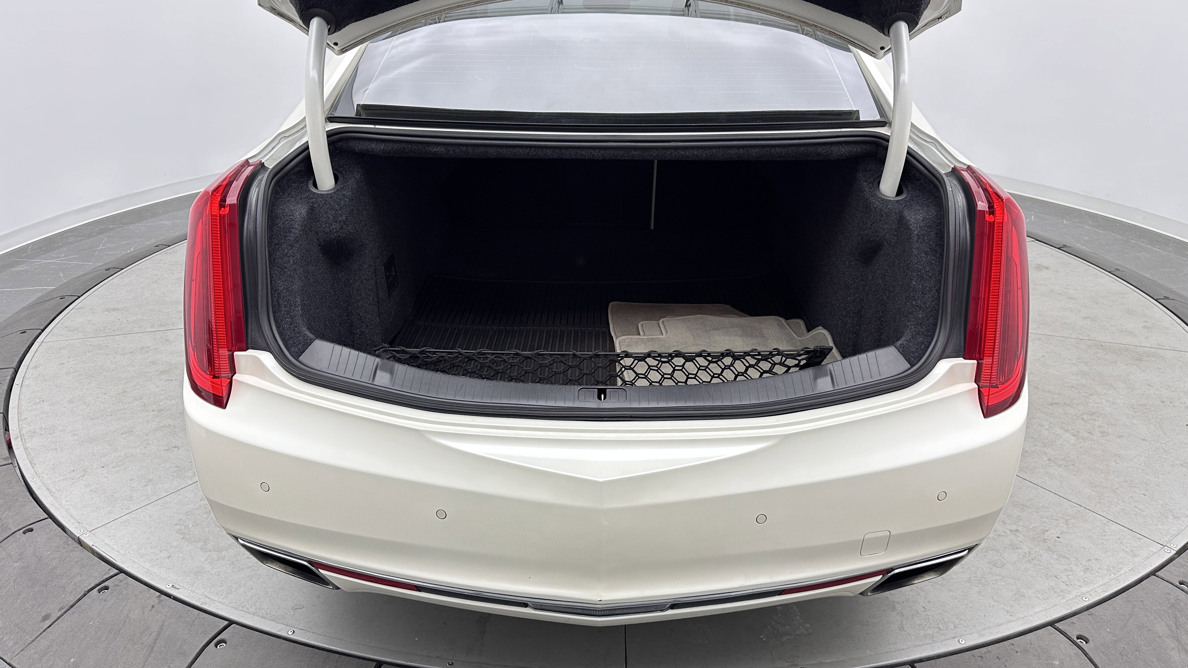 Used 2013 Cadillac XTS Platinum AWD/4WD image 31