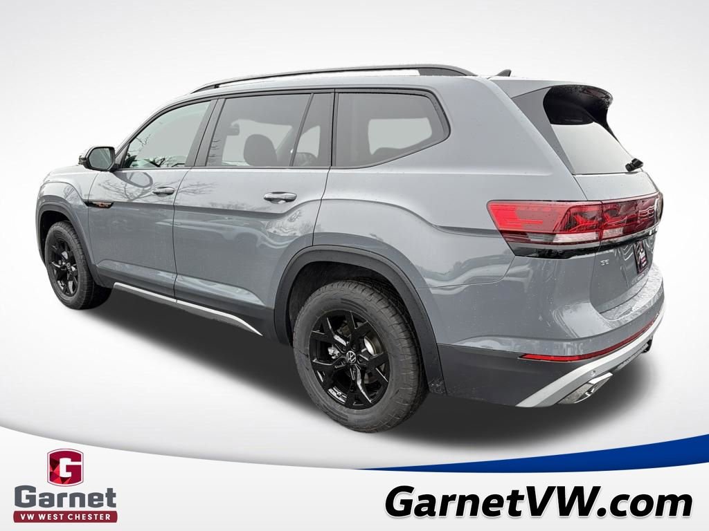 New 2026 Volkswagen Atlas Peak Edition image 3