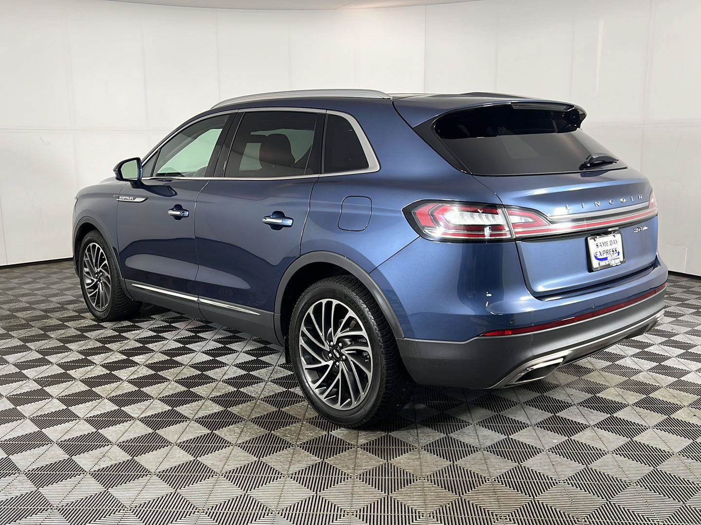 Used 2019 Lincoln Nautilus Reserve AWD/4WD image 9