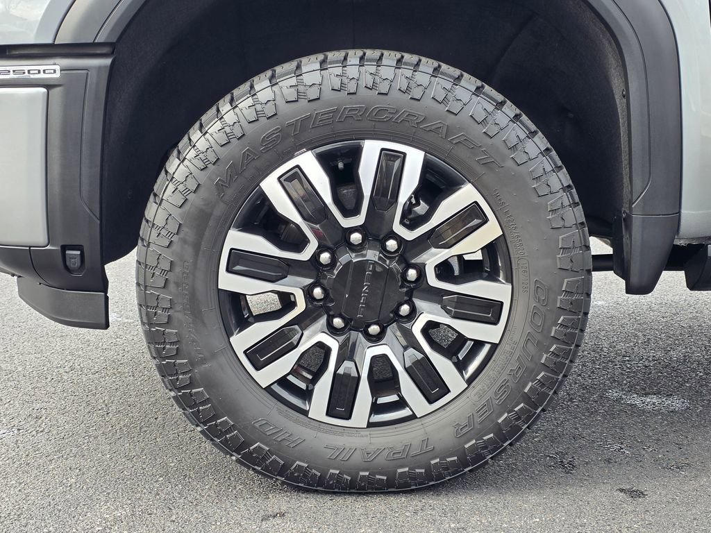 Used 2024 GMC Sierra 2500 Denali Ultimate image 9