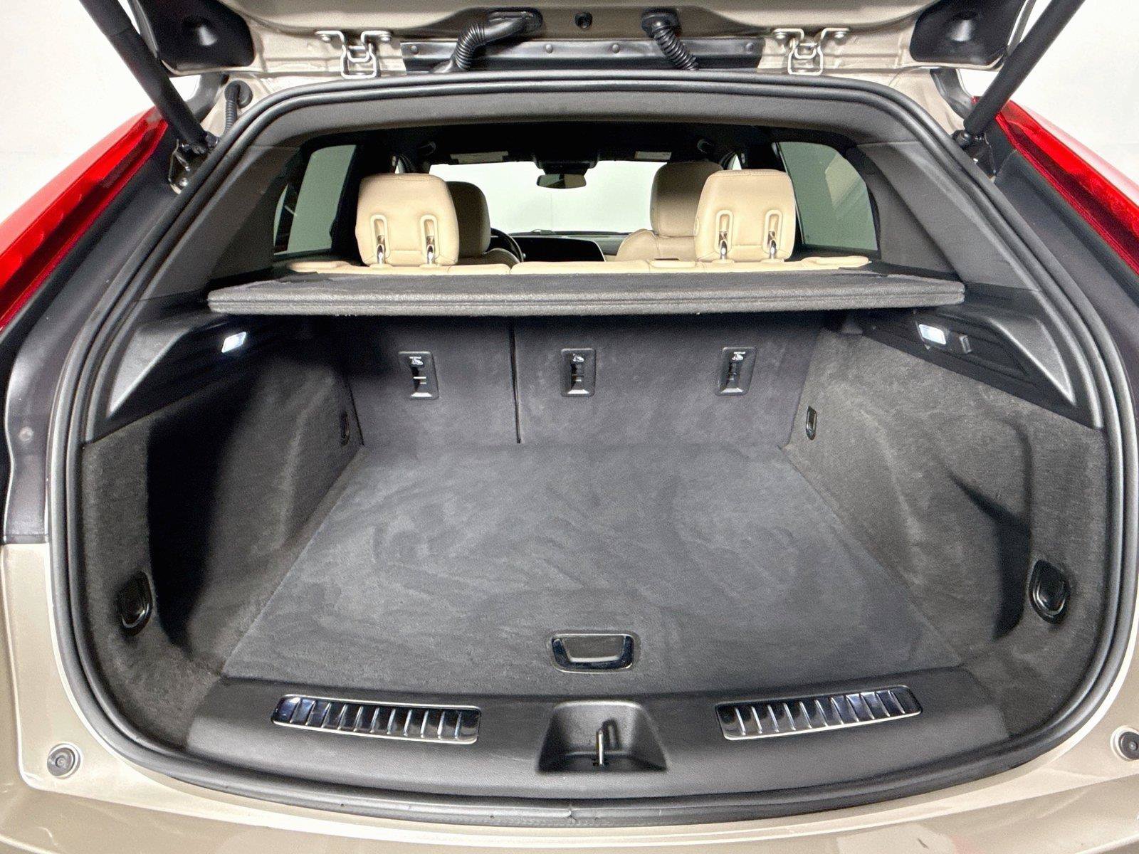 Used 2025 Cadillac XT4 Premium Luxury FWD image 38