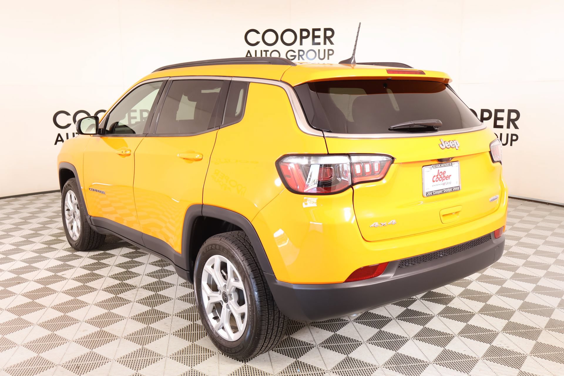Used 2026 Jeep Compass Latitude AWD/4WD image 21