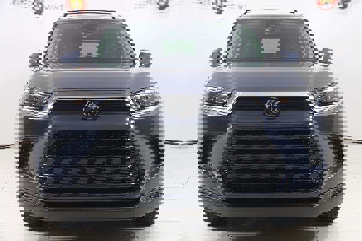 Used 2024 Toyota Grand Highlander XLE image 50