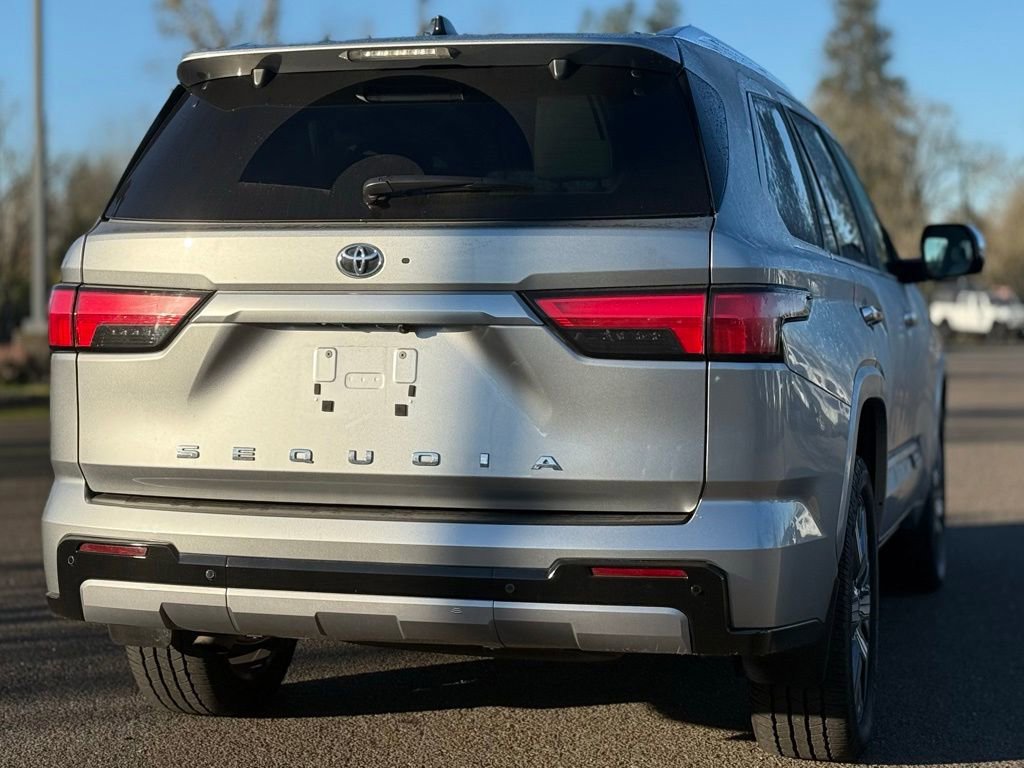 Used 2023 Toyota Sequoia Capstone image 5