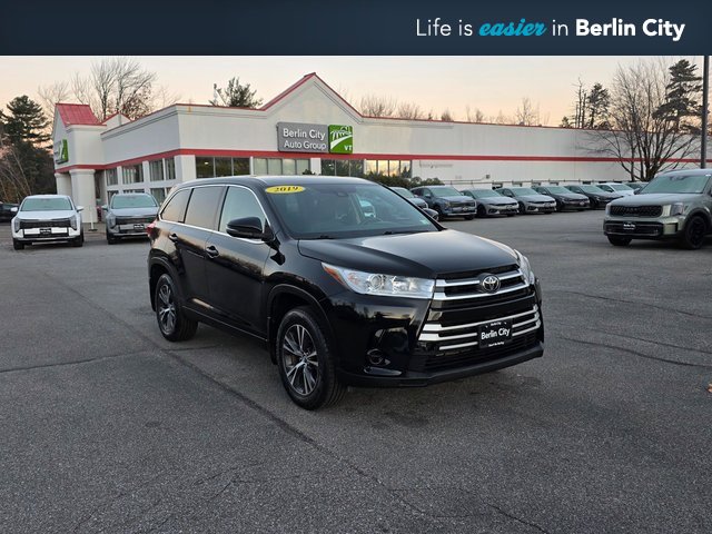 Used 2019 Toyota Highlander LE image 1